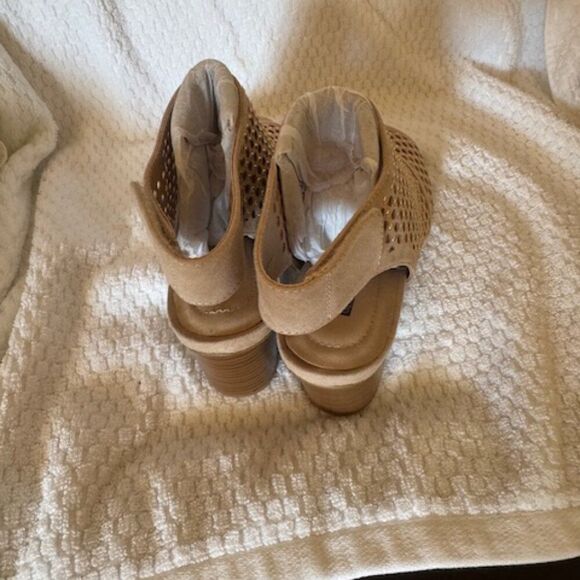 Kim Rogers Memory Foam Peep Toe Sandals - Picture 4 of 6